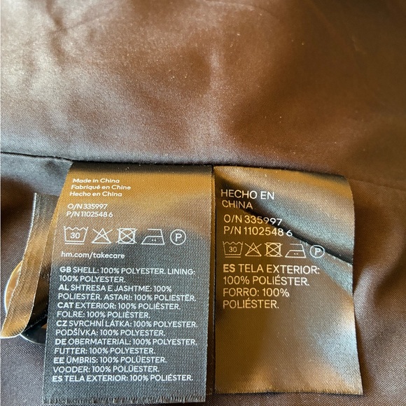 NWT H&M LONG SHACKET in Grey/Checked
Size Small - Picture 9 of 9